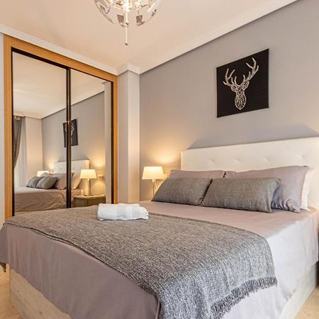797 Holiday Rentals- Piso Con Amplia Terraza A Solo 1 Min De La Playa Бенальмадена Экстерьер фото
