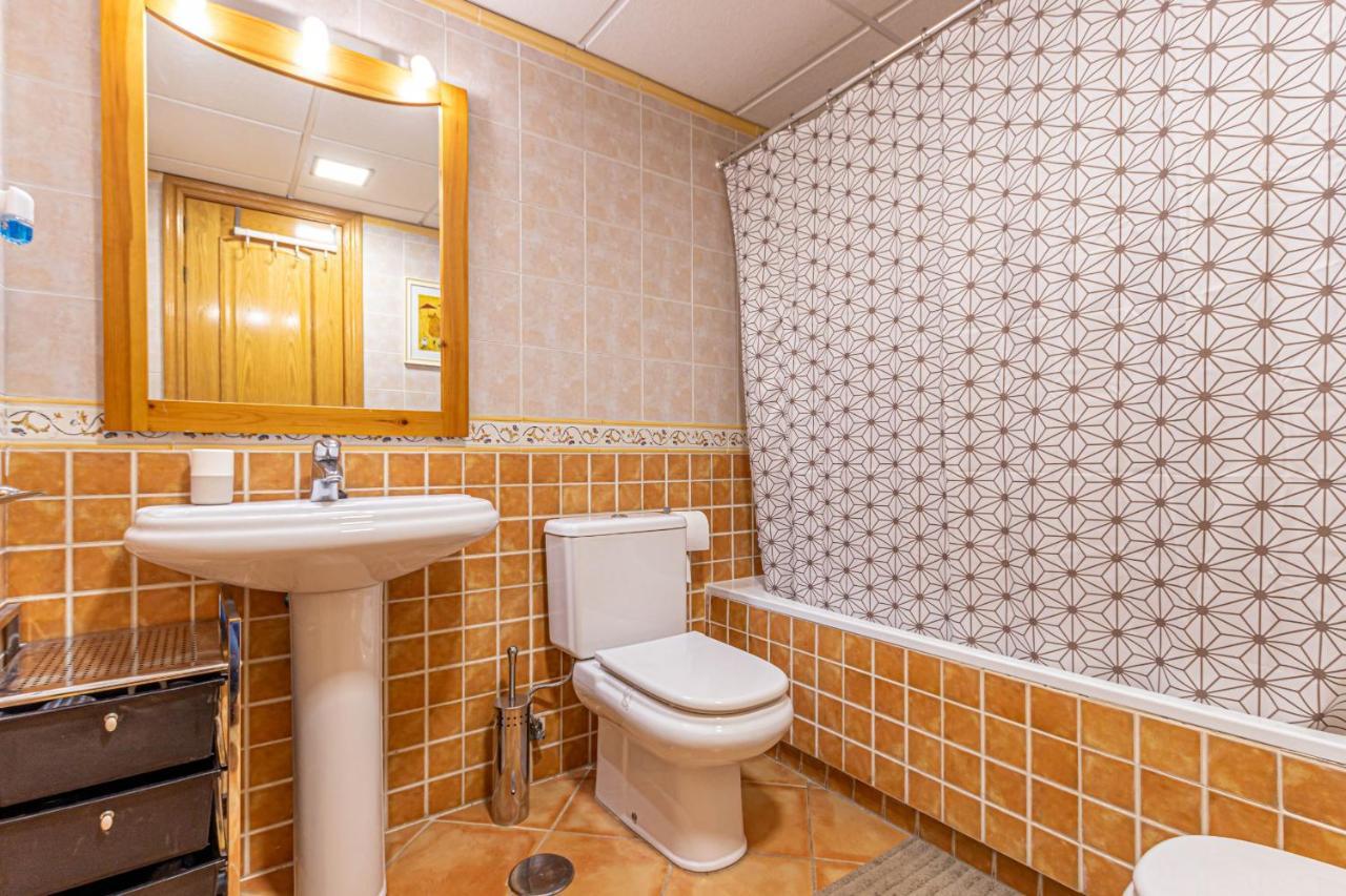 797 Holiday Rentals- Piso Con Amplia Terraza A Solo 1 Min De La Playa Бенальмадена Экстерьер фото